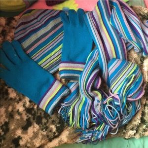 Scarf hat and gloves